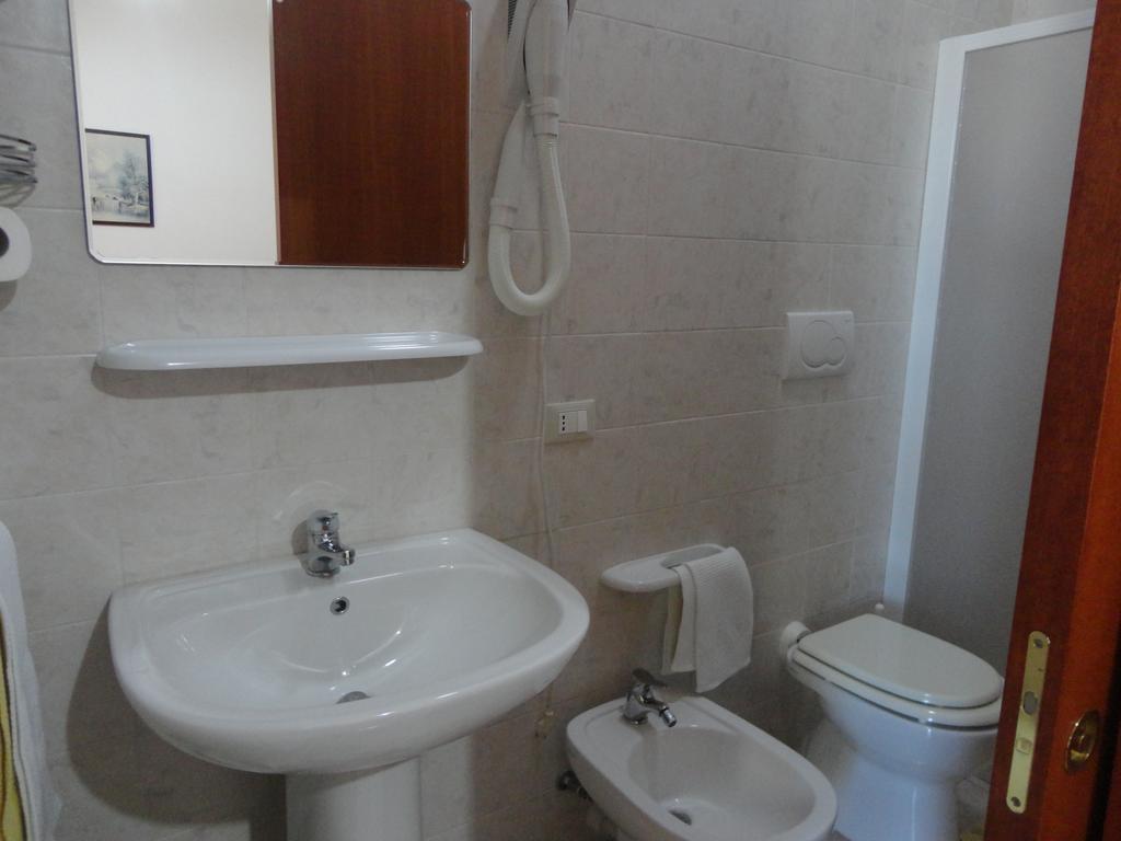 B&B Villa Teresa Lecce Bagian luar foto