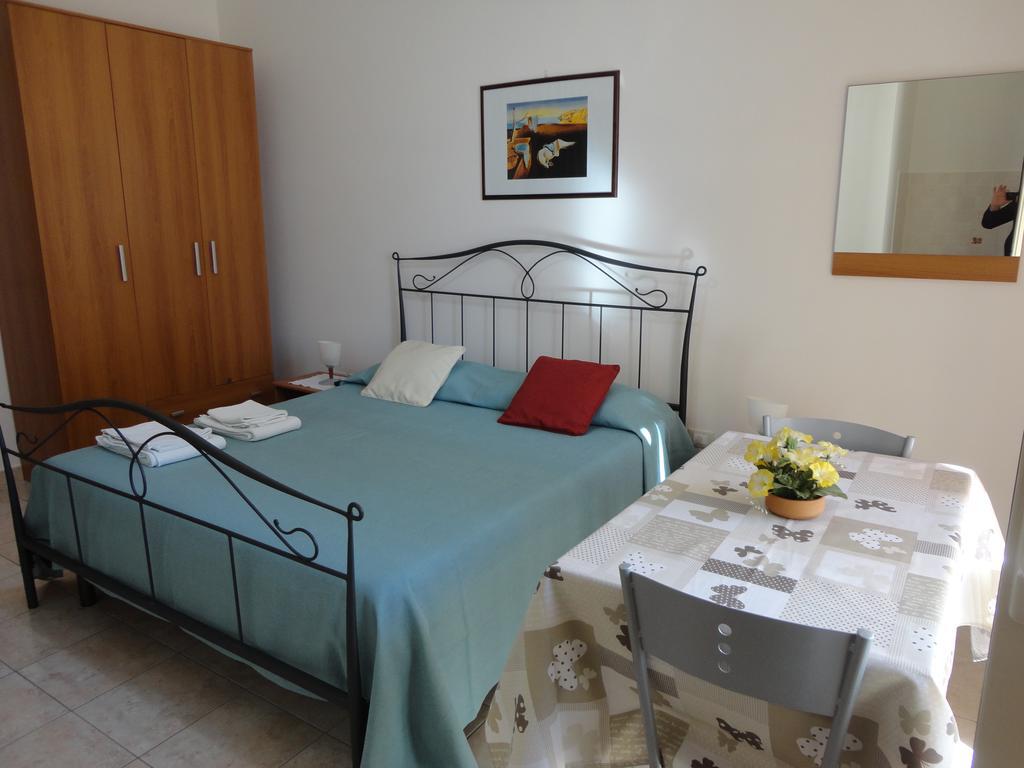 B&B Villa Teresa Lecce Bagian luar foto