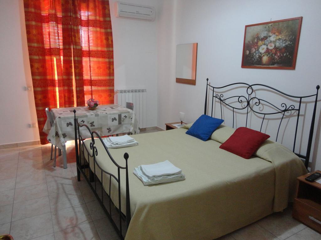 B&B Villa Teresa Lecce Bagian luar foto