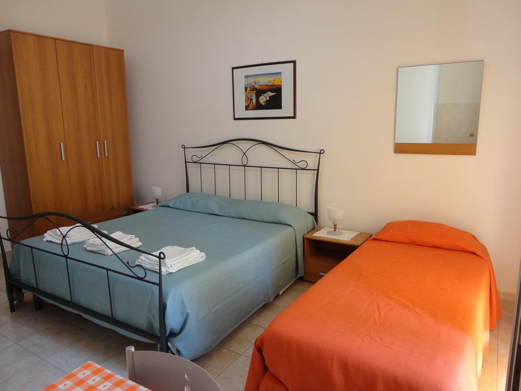 B&B Villa Teresa Lecce Bagian luar foto