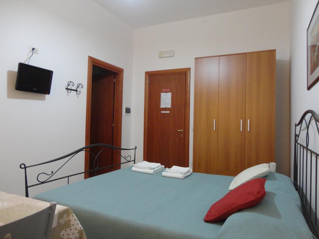 B&B Villa Teresa Lecce Bagian luar foto