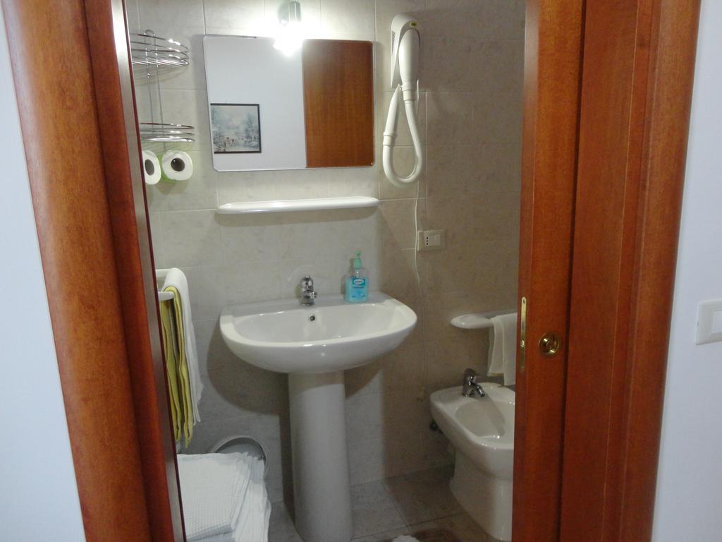 B&B Villa Teresa Lecce Bagian luar foto